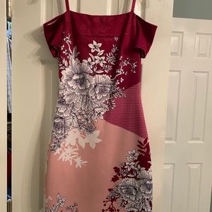 Guess Mini off the shoulder Art Deco dress